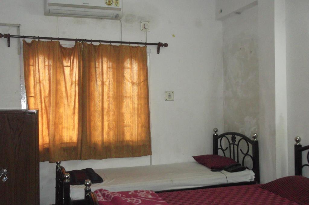 Megacity Inn Kolkata Room photo